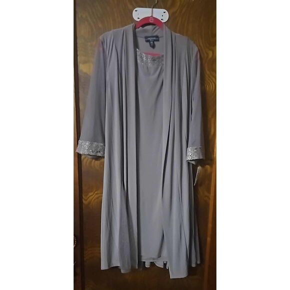 R&M Richards Dresses & Skirts - R & M Richards two-piece shift dress  NWT